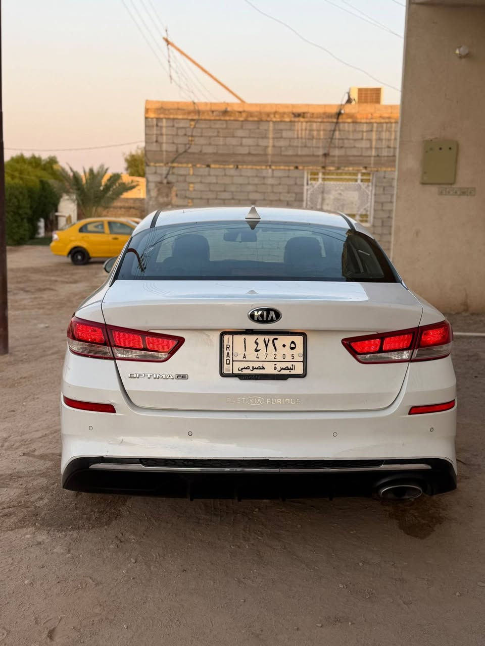 اوبتيما 2019 رقم بصره حره  بسمي حادثها حافت البنيد ومصبوغ فقط والباقي كفاله ضربه وتبديل وصبغ  بدون ايرباك صور الحادث بل نشر السياره جاهزه وجديده مكينه كير حداديه تبريد مكفولات محرك 2400 ماشيه 105 مواصفات Fe شاشه كامره ويلكب تحكم استيرن اشاير بل مرايه رادارات جانبيه حساسات اماميه خلفيه مثبت سرعه مانع انزلاق وباقي المواصفات المعروفه السعر 117 وبيها مجال للشراي للاستفسار الاتصال على الرقم *********** مكاني ناصريه للبيع او المراوس حسب القناعه
