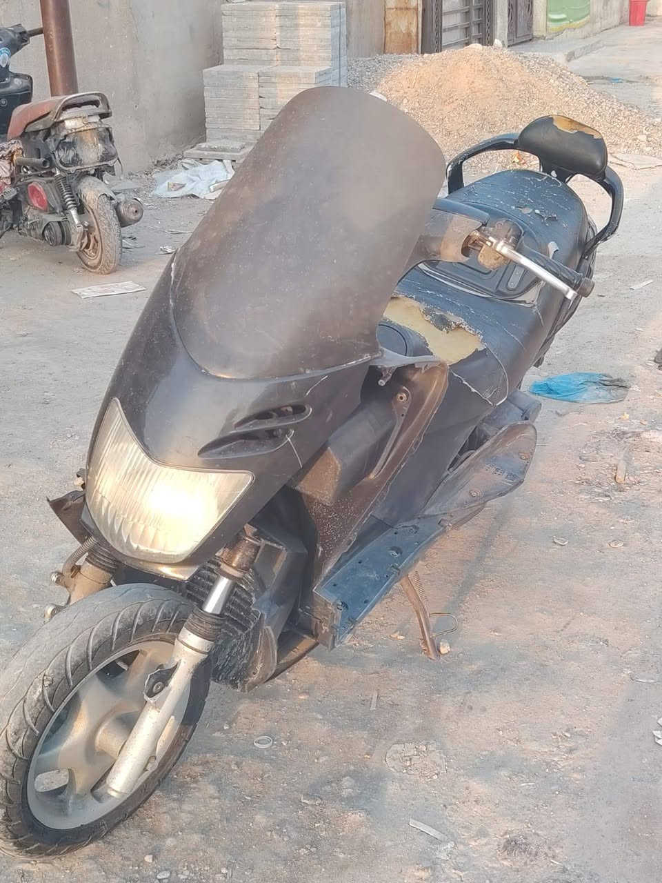 السلام عليكم
دراجة ماجسته 125cc 
مكينه كفاله كهربائيات شغاله كلها شلعه ومعدل
المكان البياع تقاطع درويش حي الاعلام 
السعر 400$ بيها مجال
***********
