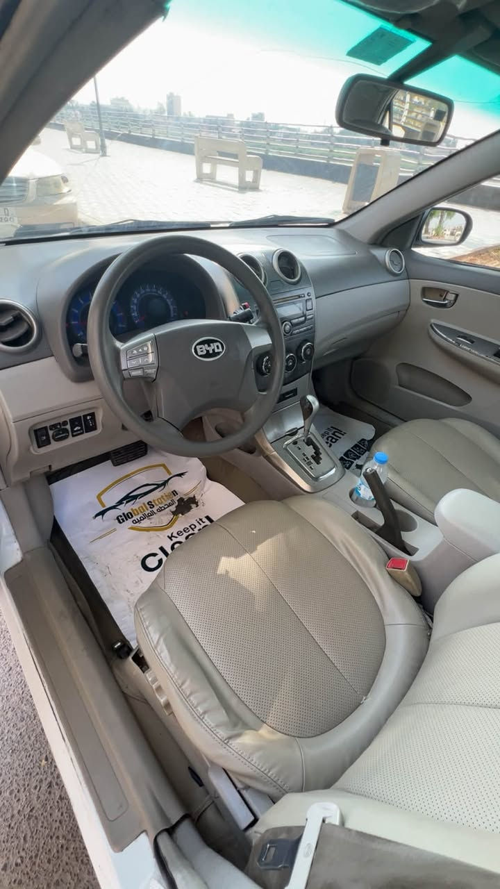 سلام عليكم لبيع BYD G3 2015سياره فول بصمه فتحه ماشيه 148 الف مكفوله السياره من الحادث من الصبغ بيه تكحيلات بصيطه السياره من 2016 عدنه مكفول المحركه الكير سياره جديده خير من الله سنويه بسمنه كبل نحولك كهربائيات كله شغاله لا تبخير لا تنقيص بيه ملاحضات بصيطه مكاني بغداد الاعظمية باقي التفاصيل انتصل وتدلل ***********
