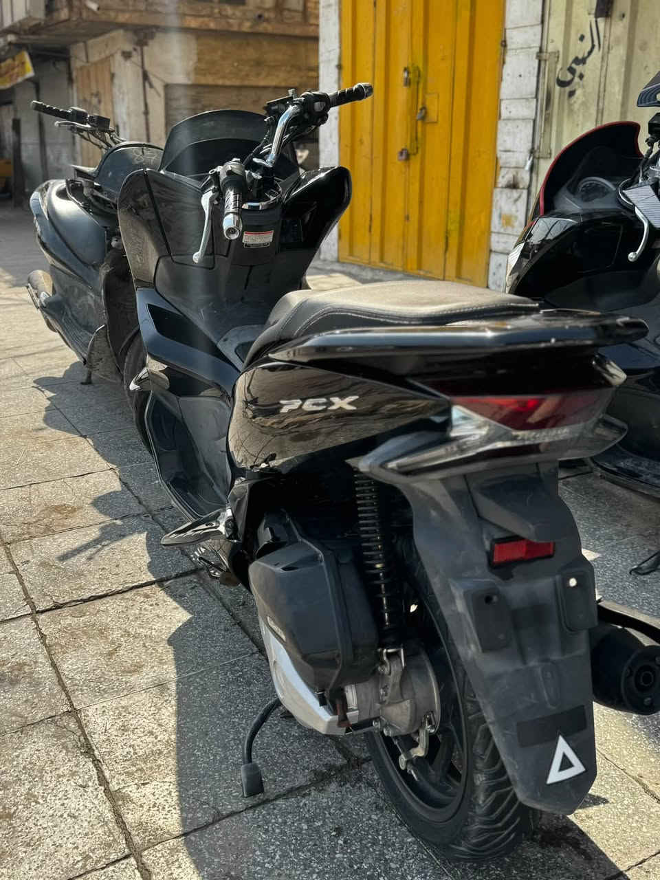 السلام عليكم
دراجه pcx جيل ال ثالث ياباني اصل JF موديل 2022
دراجه رمبه صارلها اقل ال شهرين مــن نازله 
كفاله عامه مــن التاير لل التاير مكينه وكفر دراجه احلى مــن الصور 
ممشى الدراجه 5الف فقط دراجه ب الكارتونه السعر (21)$
مكاني بغداد مدينه الصدر  للتواصل متواجد واتساب واتصال فقط ***********📞📱
