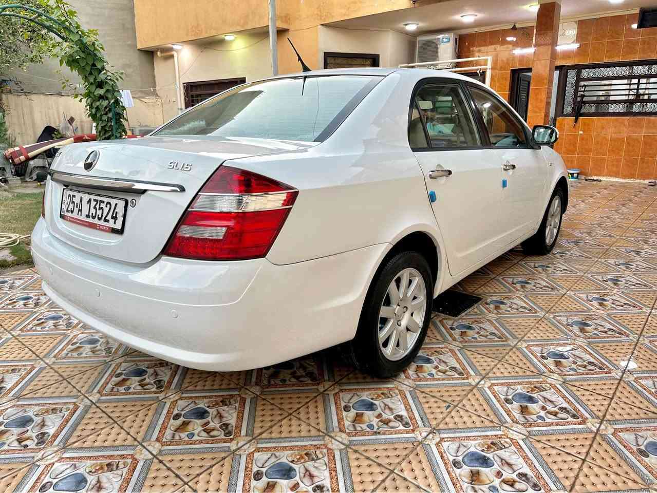 جيلي موبل • ٢٠١٢ • شاشة وكامره