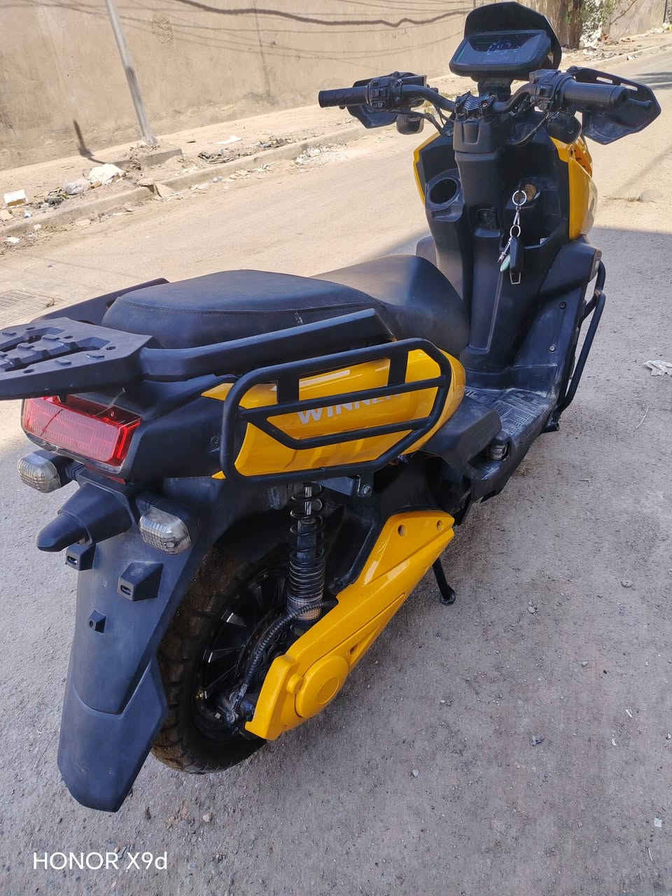 دراجة شحن اباتشي جبلية
بطاريات ٦ مسطره
دبل اشاره
لايت عالي ناصي
نظام R
نظام P
سرعه، 90 حقيقي 
تمشيك 80  كيلو ب شحنه وحده
 بصمات ٢مفاتيح ٢
السعر 950  بيه مجال 
او مراوس 
الاستفسار *********** فقط واتساب

نص مكتوب في الصور:
- HONOR X9d