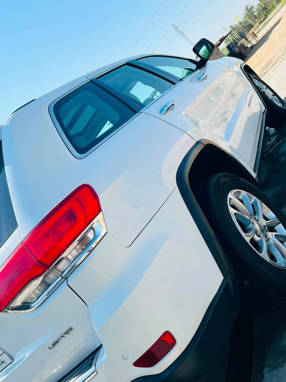 السلام عليكم ورحمة الله وبركاته   جيب 2014 خليجي لمتد فول المواصفات 1/1 حساسات امامي خلفي جرارات امامي خلفي ماصدات لد زنون + زراگات لايت  +اشاير ترحيب +شاشة حجم كبير + تسعة سماعات +دمام  بنوراما قطعتين داخل لونين مرايات شفط + قلاب + لد بالمري + يدات نيكل بلادي  فور ويل  صالنصات ثنين گير طيارة. S و باقي مواصفات اللمتد المعروفة للتواصل و لاستفسار الاتصال على الارقام ***********.  واتساب *********** السعر 220 و بيها مجال العنوان بابل جبلة الرشايد
