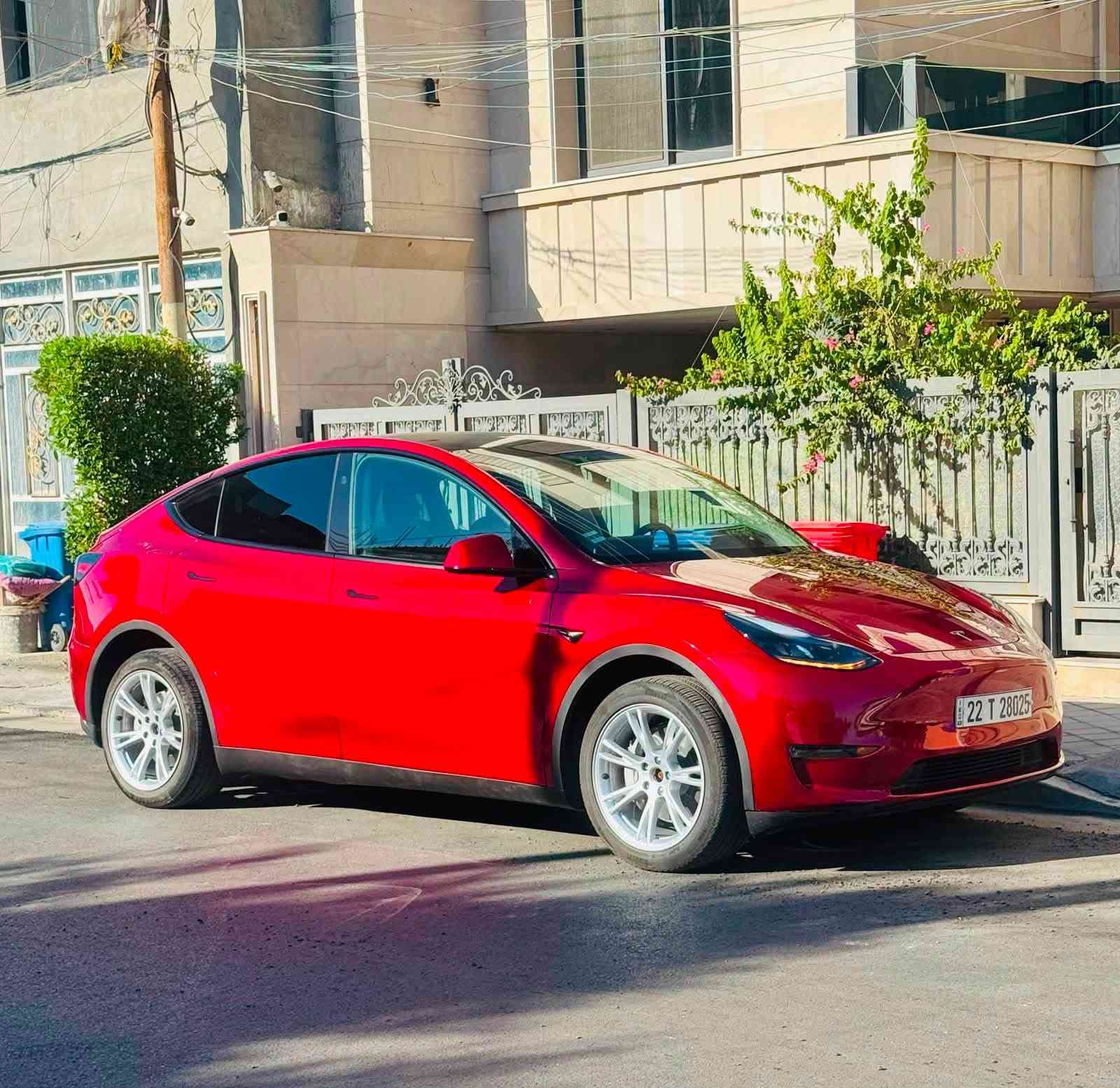 تسلا y موديل 2024  دول ماطور لونك رينج 
  حادثهة جاملغ خلفي فقط صبغ  وشويه بالدعاميه وصور الحادث مرفقة  
رقم  اربيل  باسم شركه
ماشيه 26 الالف سياره جديده 
السعر 245  ورقة 
مكان السيارة بغداد المنصور  
***********
