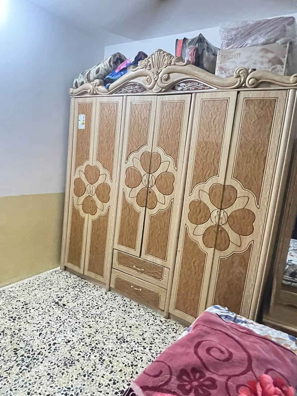 غرفه للبيع درجه أولاه نضيفه تركيه الاستفسار سعر200وبيه مجالالاتصال على رقم ***********
