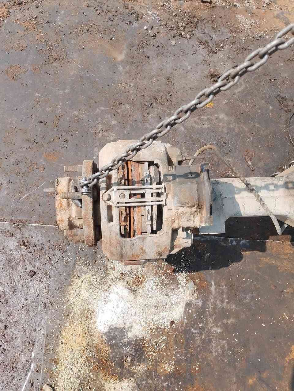 ئەکسلی داف 6 بڕغوو
سڵاوی خوا لەهەموو لایەک ئەکسلی داف 6 بڕغوو بۆ فرۆشتن 
***********
شوێن / سلێمانی / مەنتیقە سەناعەی هوانە
