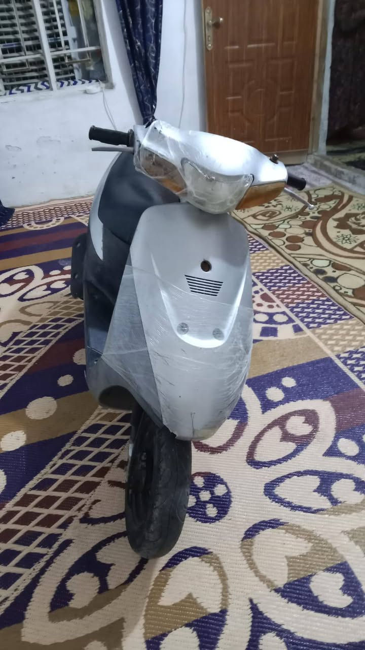 من رخصه ادمن متاح دراجه ساسوكي للبيع سعره225 امبدل بس بستم شلعه قويه اوشرط كهربائيات كله شغاله صوت ناعم حته ماسمعه اوراق بسمي العماره قاد سيه ***********
