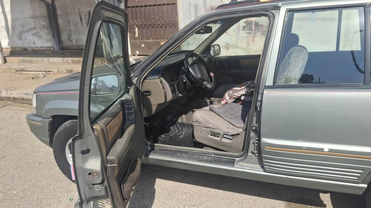 السلام عليكم جيب شيروك موديل 1995 رقم دولي جديد لل 31 كير شرط محرك بي خيط بخار بدون ضربه وبدون معجون صبغ فقط 
السعر 42 بي مجال 
الهاتف *********** كركوك, العراق
