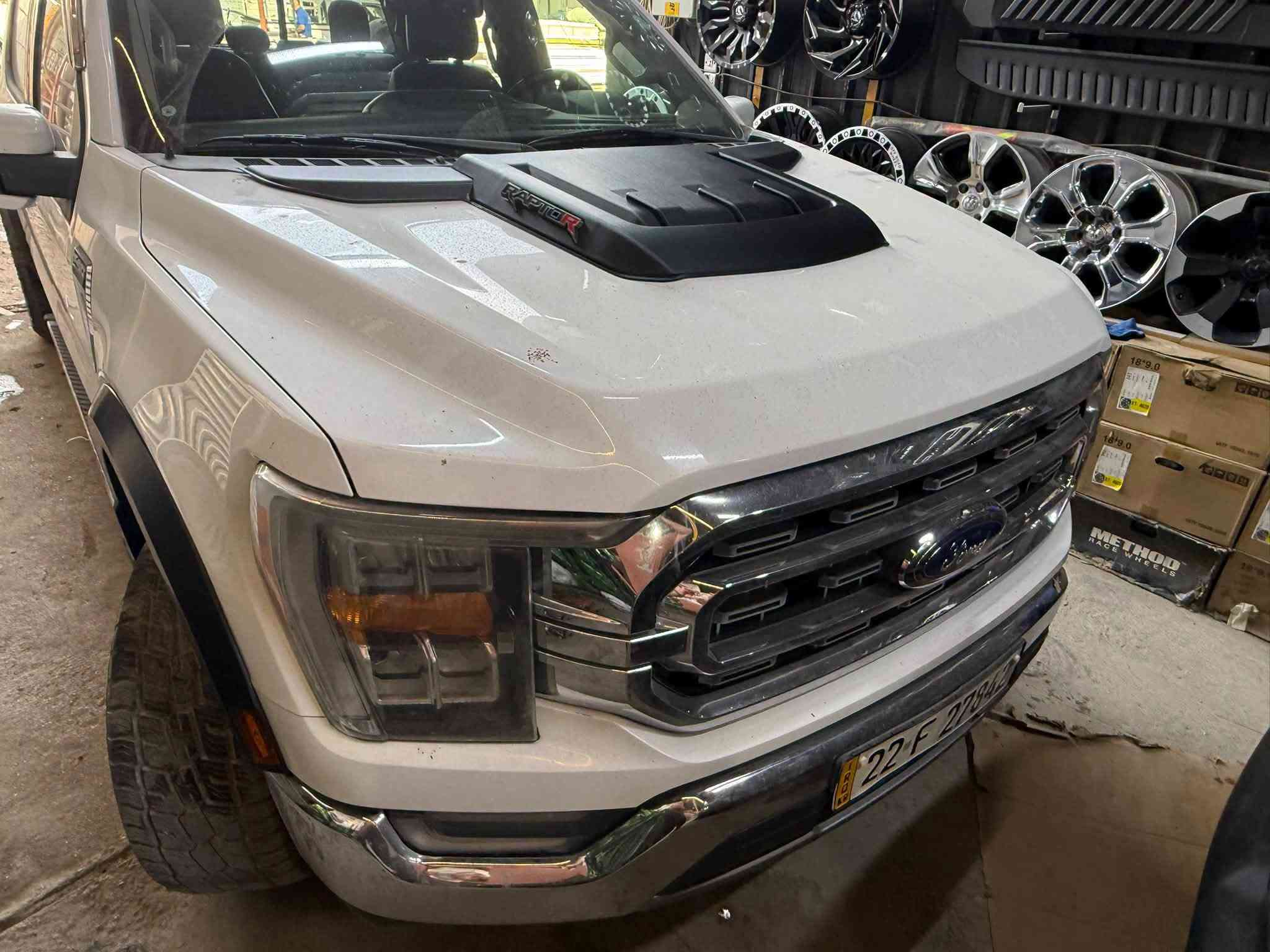 فورد F150 موديل 2021 
🔹تركيب تخم نفخات رابترا 
🔹تركيب سكوب بنيد رابترا R
🔹تركيب هوك سحب خلفي ثقيل 💪

📍📍العنوان ::👇
‏‎بغداد _شارع فلسطين _مقابل محطة وقود باب المعظم  و الاسواق المركزية مال مستنصرية 
داخل الفرع اول كراج على اليمين‎
مركز تراكات العراق 🇮🇶 

متواجدين كل ايام الأسبوع عدا يوم الجمعة  من الساعة التاسعة صباحاً وحتى الساعة السابعة مساء 
‏‎
‏‎يوجد توصيل لجميع محافظات العراق 🇮🇶  يرجى الاتصال خلال اوقات الدوام 
***********
***********
📍موقعنا مثبت على خرائط كوكل و ويز👇
استخدم Waze للقيادة إلى Baghdad - بغداد: https://waze.com/ul/hsvztdruvs

نص مكتوب في الصور:
- تركيب سكوب بنيد رابترا
- تركيب نفخات رابترا
- تركيب هوك خلفي
- مركز تراكات العراق
- تركيب سكوب بنيد رابترا R
- تركيب هوك سحب ثقيل