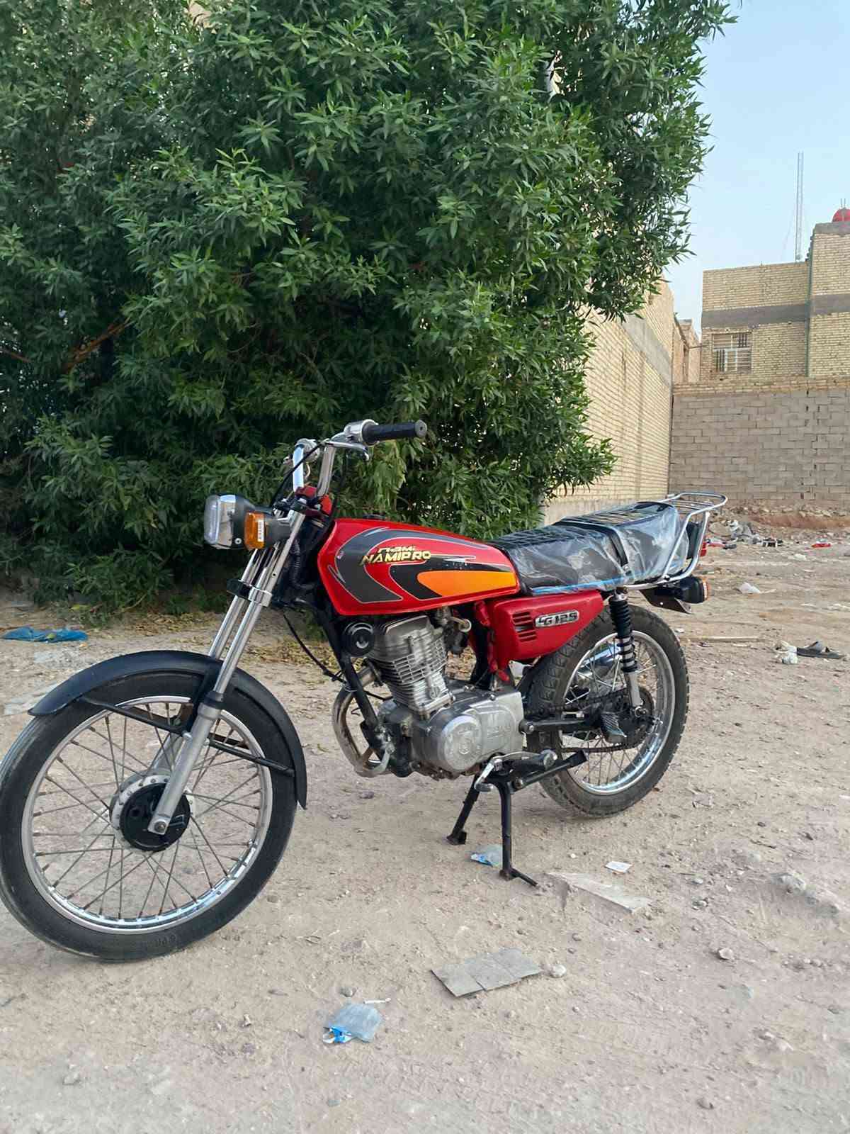 سلام عليكم دراجه 4كير للبيع اصولي اصولي وكيله العارضي
تعمير 26 نامه اصلي 
دراجه مكينه شلامجه بعده ع سحك مفتوحه لاول مر
مكان النجف حي النداء*********** سعر 600
