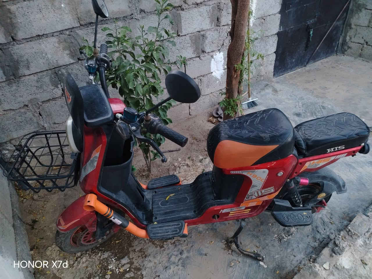 H900 • نظيفة • بطاريات نص عمر