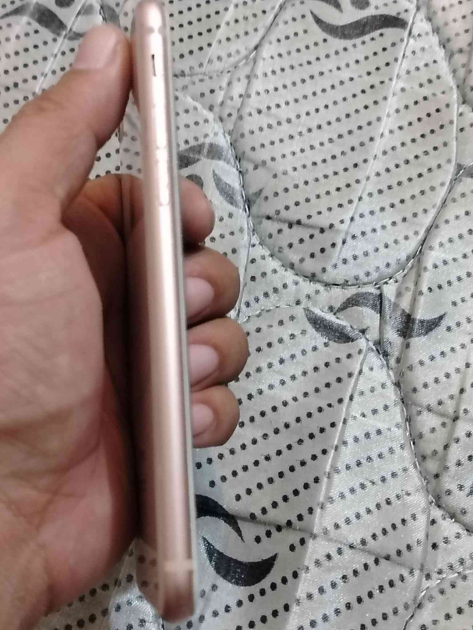 آيفون ٨ • ٦٤ • بطارية ٧٧