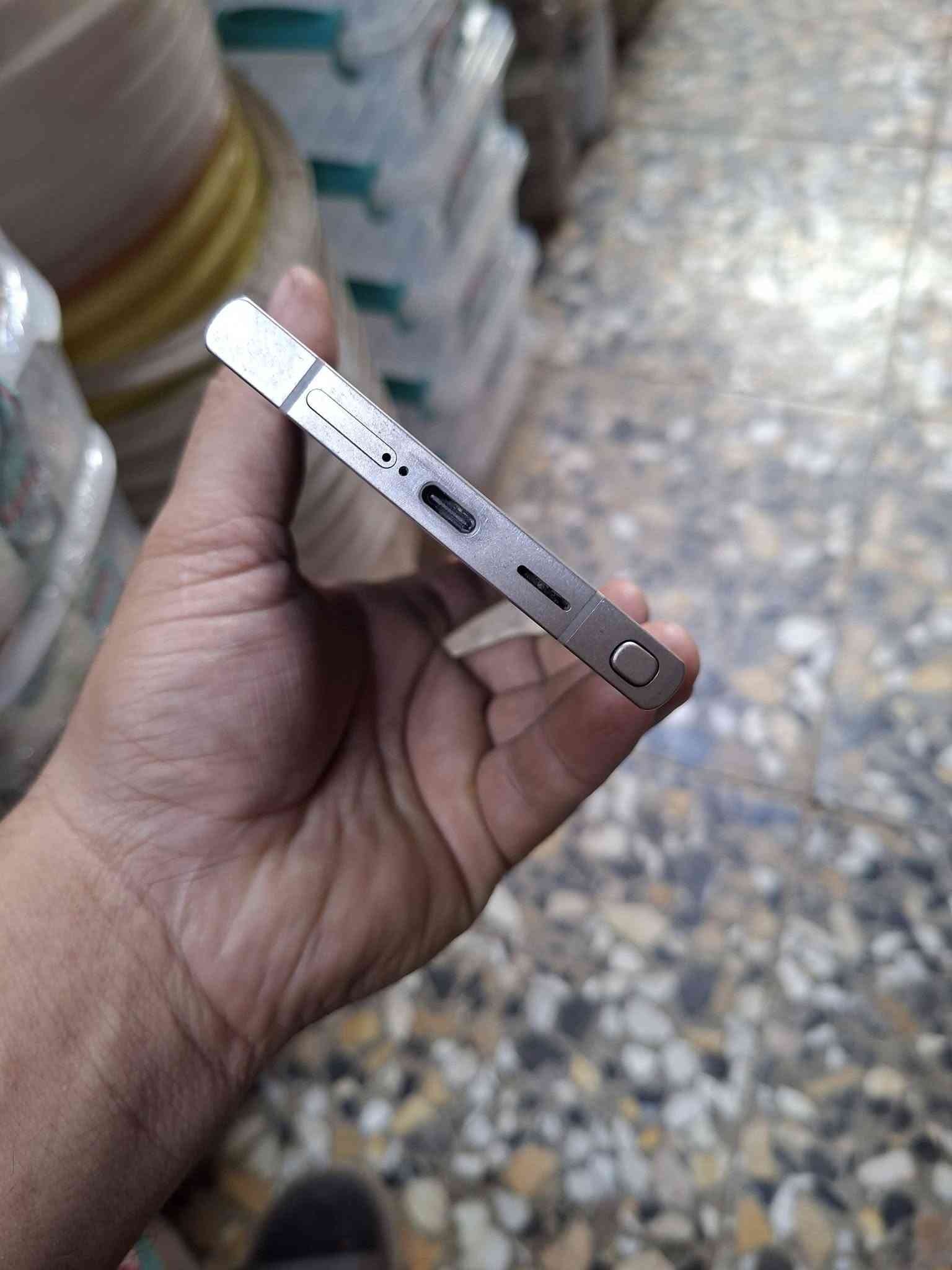 لبيع اس 24 لترع جهازه نضيف ومامفتوح ولا مصلح بي شي جهازه حلوو ذكرته اون تيراء شرق اوسط  فه جهازه كلش زينه ونضيف مكاني شعب سعره 900 الف وبي مجال ***********

نص مكتوب في الصور:
- الحسابات والنسخ الاحتياطي خدمات Google الميزات المتقدمة الحالة الرقمية وعناصر التحكم الأبوية العناية بالجهاز التطبيقات الإدارة العامة إمكانية الوصول تحديث البرنامج التلميحات ودليل المستخدم حول الهاتف بحث
- ١:٣٢
- حول الهاتف
- Galaxy S24 Ultra
- إعادة تسمية
- اسم المنتج
- اسم الطراز
- SM-S928B/DS
- الرقم التسلسلي
- R5CWC2AW86X
- SIM المتاحة
- IMEI ١
- 358423440558627
- IMEI ٢
- 359018140558627
- معلومات الحالة
- معلومات قانونية
- معلومات البرنامج
- معلومات البطارية
- ١:٣٢ العناية بالجهاز جيد قم بالتحسين الآن لتحرير مساحة إضافية في الذاكرة. تحسين الآن البطارية ١٠٠% بقي ٤ من الأيام ٤ من الساعات مكان التخزين ٩% مُستخدَم ١٠٠,٧ جيجابايت | ١ تيرابايت الذاكرة ٥٨% مُستخدَم ٧ جيجابايت | ١٢ جيجابايت حماية التطبيق غير مفعل الأداء