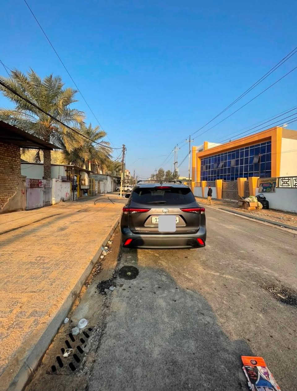 السلام عليكم
هايلندر 2022 LE محرك 6 سلندر رقم بغداد الجديد
 بدون ايرباك بدون صبغ 
ضربة جانبية  تبديل جنطة نفس اللون بسبب ضرر بسيط وتعديل جاملخ خلفي بارد.
صور الضربة في المنشور
 السيارة جاهزة بدون اي نقص .
حاليا ماشية 130 الف كيلو متر 
رقم الشاصي 5TDZZRAH1NS091158
بجم كبس بلادي
7 راكب 
كشن السائق كهرباء 
تبريد ثلاث قطع مركزي
بصمة
4 جام اوتو
جنطه شفط كهرباء
لايت امامي لد  ابيض
ويل حجم 18
تشغيل عن بعد (Remote Start)
صندوق شفط كهربائي 
رادار أمامي(تحديد مسار)
رادار جانبي (نقاط عمياء)
رادار خلفي(التحذير من الاصطدام)
تحكم وضعيات القيادة Drive Modes 
اوتو ستوب(Auto Stop)
هاند بريك بصمة
اوتو هولد(Auto Hold)
تحكم وضعيات القيادة ECO,NORMAL,SحPORT
مانع انزلاق+ABS
السعر المطلوب 28000$(280 ورقة)
للاستفسار/***********
