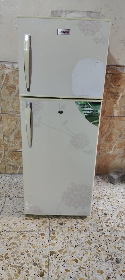 سلام عليكم 
ثلاجات وبراد للبيع
الـGIbsonبـ125
والبيضه ب150
والبراد 75 حار وبارد وفريز كامل
الاستفسار *********** واتساب
