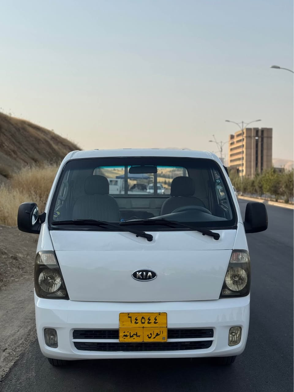 2011 
2700 
مەکینەی ٤٠٠٠ی لەسەرە 
گێڕو مەکینەی بەشەرت 
پەڵە پەڵە بۆیاخی هەیە 
زۆر بێ موشکیلە و جاهیزە سەیارەکە 
٦ تایەی تازەی لەسەرە 
*********** السليمانية, العراق
