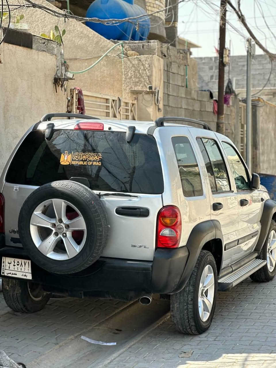 السلام عليكم جيب ليبرتي 2007 السلفر كير ومحرك مكفولات تبريد منقص غاز صدر وتخم تاير جديد رقم بغداد سنويه ساقطه صار أشهر بيه صبغ جاملغ الإمامي والباقي كفاله السعر ٥٣ العنوان ديالئ  اتصال ***********
