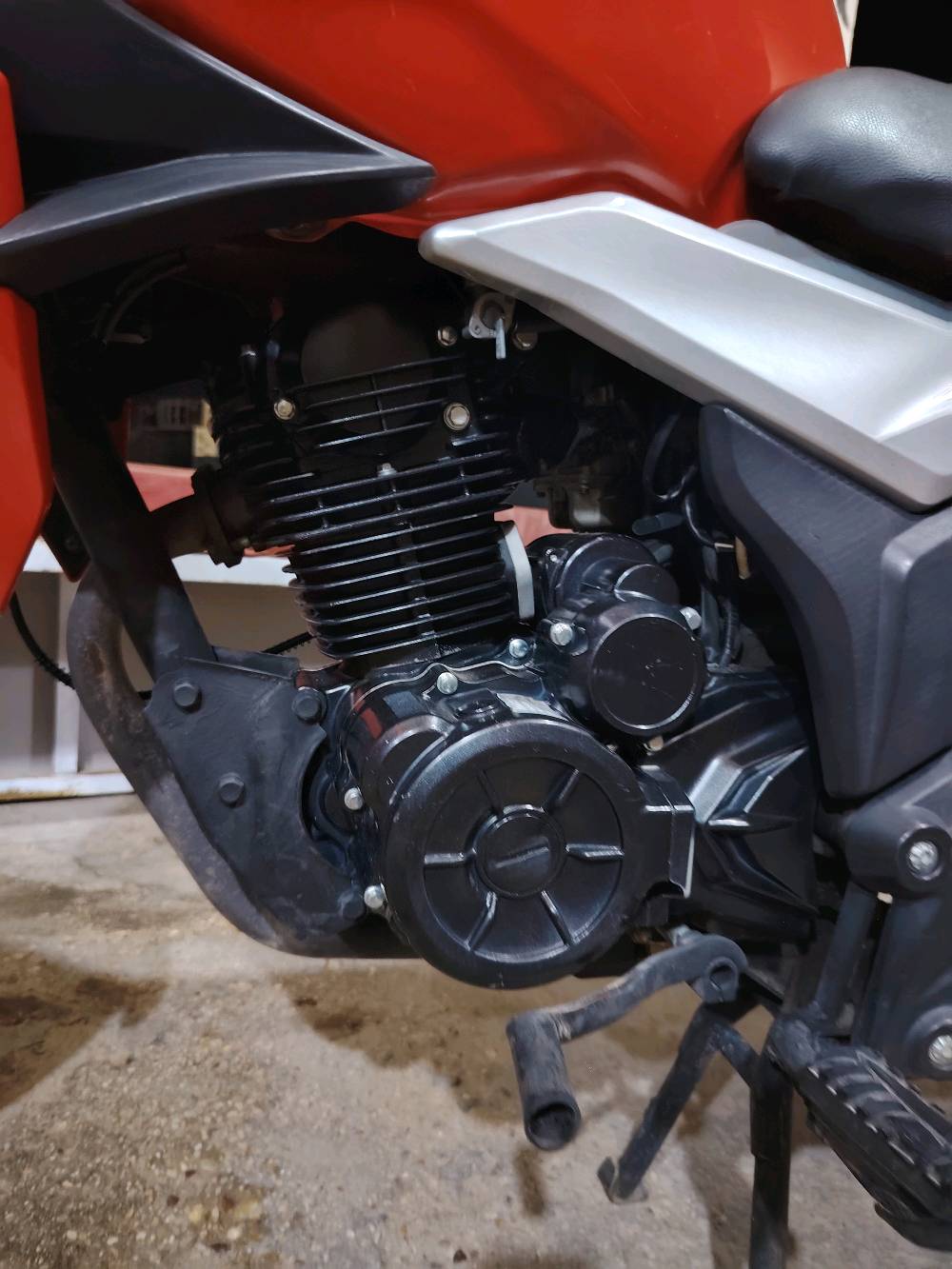 دراجه لونسن 
200cc
محرك مكفول
كير مكفول
دراجه نضافته كدامك ٨٥ ٪
كهربئيات كله شغاله
سويج عدد ٢
ملاحضه الدراجه لبريك الخلفي فقط يرادله واشر بالدسك لان بريكه هايدلوريك وينفس
مستخدم الامامي حالياََ
سعرها 1،500،000 مليون ونص وبيه مجال للشراي
الدراجه مكمركه و كامله بس باقي تستلم لوحات
مكان الدراجه الانبار الكرمه
وايضا متواجد بغداد التاجي 