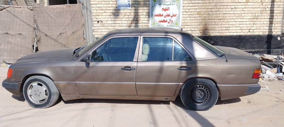 سياره مارسدس دب موديل 90 رقم كربلاء مكانها كربلاء باسمي كير محرك محور نضيف جدا السعر 52
 ***********
