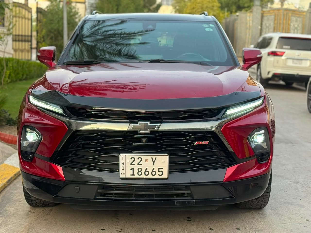 شوفرليت بلايزر فئة RS موديل 2023 فوول 1/1 محرك 6 سلندر رقم اربيل بأسمي دخول جديد لون احمر سقف اسود عداد المسافة : 10 ميل صور امريكا مرفقة تعديل بارد حافة البنيد والدعاميات اجتي بداخل السيارة
مكفوله الشواصي واللغود / ضرر جدا بسيط
جميع الايرباكات سليمه
المواصفات : 
▪️المحرك : 3.6L (ستة سلندر) 
▪️فور ويل 4x4
▪️حجم الويل : ويل كب اسود اصل حجم 20 مع طقم تايرات تويو ياباني بحالة ممتازة
▪️لايتات زينون عالي وناصي مع حاجب LED
▪️بصمات عدد 4 للابواب مع بصمة تشغيل
▪️كامرات محيطية برؤية 360 درجة
▪️رادار امامي مانع تصادم
▪️حساسات الأنحراف عن المسار
▪️رادار جانبي (نقاط عمياء)
▪️حساس خلفي
▪️كشنات السيارة جلد اسود مع تطريز احمر اصل
▪️تحكم فول كهرباء لكرسي السائق و الراكب
▪️كشن ذاكرة (خزن ميموري) لكرسي السائق
▪️شاشة الدشبول حجم كبير (ايباد)
▪️تبريد قطعتين امامي وخلفي
▪️تدفئة وتبريد المقاعد
▪️مقاعد مساج + رجاج
▪️جنطة كهرباء
▪️تشغيل عن بعد
▪️سايد بريك دكمة
▪️سستم صوت BOSE 
▪️تحكم ستيرن جهتين بلوتوث وحاكية وكروس سرعة وتحكم صوت 
▪️نظام ABS مانع انزلاق
السعر 250$
‎*********** / بغداد شارع فلسطين
