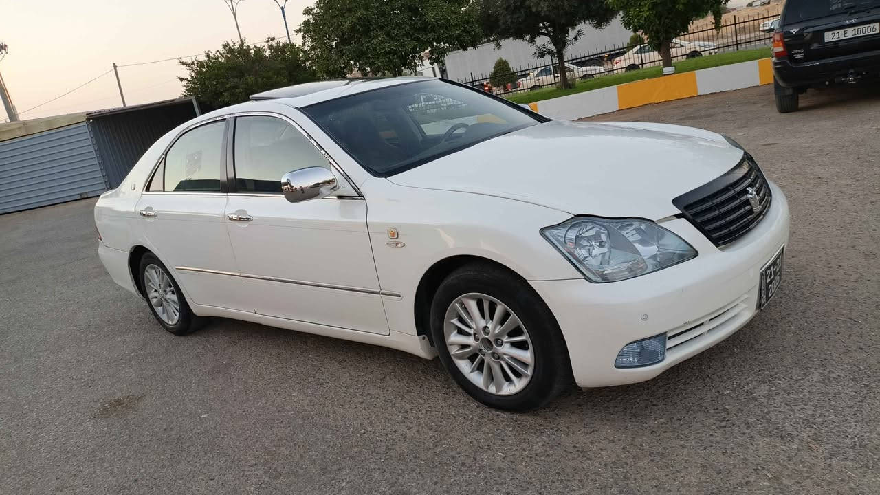 شاهینە بڕاوە بڕاوە 2005 ناو کرێم 3 پەردە رۆیاڵ

180 سپی سلاید 2 دوگمە  سە یارە کە شوشەییە 

سیستەمی غازی هەیە و بەنزینیشە  تبرید لەشوین
خۆی ویل و تایە ی بیلاد ڕۆیالە 

سقفی بۆیاخی یابانە  ساجی شکاوی نیە سوکانی کراوتە لیکزس 

سعری خوار بازار 43 گەڵا و مجال 
  سلێمانی        *********** السليمانية, العراق
