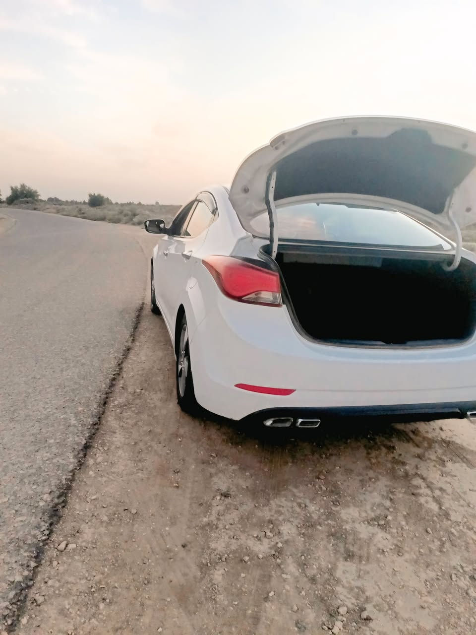 النتره البيع مديل 2016 خليجي نص فول
محرك 1.8 خير من الله 
مابيه لا ضربه ولا تبديل بيه بس باردات 
كهربائيات كله شغاله 
مكان ديوانيه 
سعر خاص 

تواصل ‏‪***********‬‏
