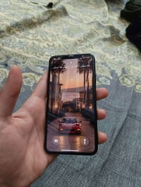 ايفون 11 برو ماكس • نضيفه • بطارية 72