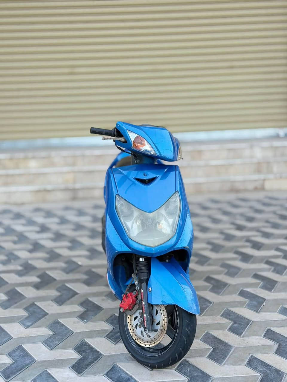 سلام عليكم... 
دراجة سكنس(فحل )  🛵  للبيع كابريتر 
دراجةمكينه  شلعه معدل خير من الله   كفرات ختم واحد كهربائيات كلهه شغاله 
دراجة جديده  بلادية
أي نقص مابيهة السعر 700وبيه مجال 
العنوان بغداد الدوره الرقم 📞***********
