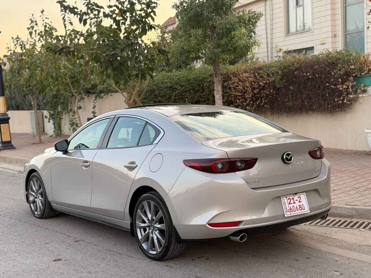 مازدا 3 مۆدیڵ 2025 فوول ڕەنگی خاکی بێ دەبڵ ئەکسڵ و بێ تۆربۆ 
مواصەفات سلاید و ئۆتۆ هۆڵد و ئۆتۆ قوفلی مەرکەزی لایت زینۆن و کوشن کارەبا و کوشن خەزن و کوشن گەرم جلد و حاسەی 360 و قەپات مواصەفاتە تەنها 7 هەزار مایل ڕۆێشتووە ماشاء الله سەیارەکە زۆر زۆر تازەیە 
تەنها دوو پەڵەی بچووک بۆیاخی هەیە بێ ناو گرتن ئێرباگ تەنها سووکان تەقییە بە شەرتی گێڕ و مەکینە و هەموو شتێک تازە داخل بووە ( 90 ڕۆژ کاتی لەگەڵایە ) 
شوێن : سلێمانی 
ژمارەیی موبایل : *********** السليمانية, العراق
