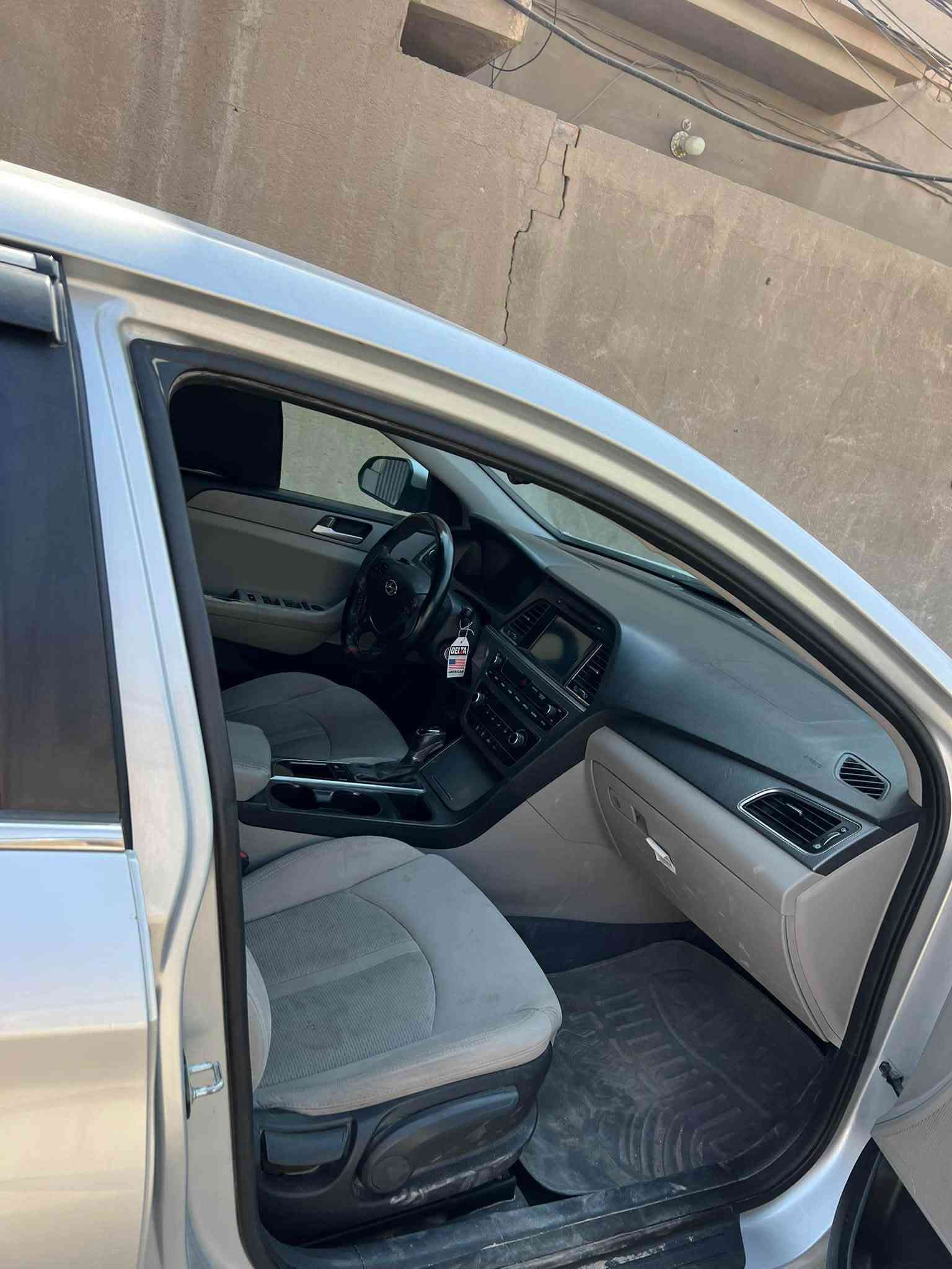 السلام عليكم سوناتا ٢٠١٦ بيه جوملغ وبنيد كير ومحرك وتبريد مكفول تخم تايرالسعر ١٠٢ للاستفسار ***********
