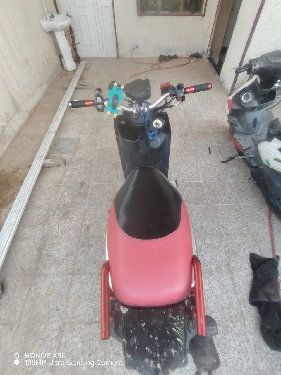 دراجه سكنز نوزل للبيع دراجه كلج رياضي مكينه كفاله مكينه وين متريد وديه نكره بكل وقت دراجه سريعه ونشطه مكاني بعقوبه :***********

نص مكتوب في الصور:
- HONOR X9b
- 108MP Ultra-Sensing Camera
- O HONOR X9b 108MP Ultra-Sensing Camera