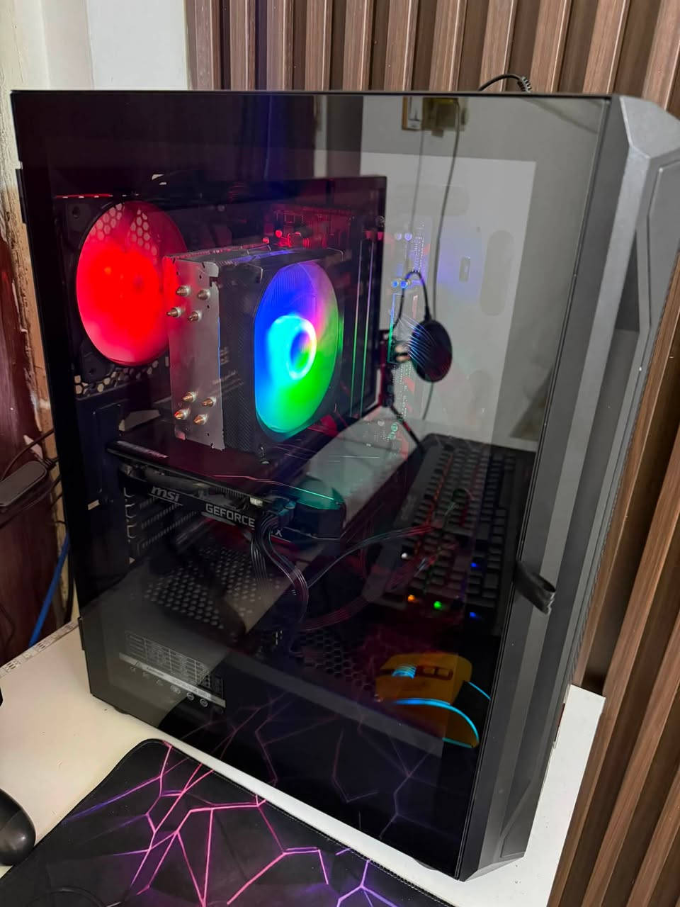 سلام عليكم pc لبيع جديده وحلوه ابداء الالعاب الثقيله والخفيفه 

مواصفات الحاسبة:

* كرت شاشة: GTX 1660 Super MSI Ventus OC

* معالج: Ryzen 5 5500 (Box)

* الرام: 16GB (2×8) Kingston DDR4 3200MHz

* المذربورد: Gigabyte B450 Gaming

* التخزين: SSD سعة 750GB (قطعتين SATA)

* البورسبلاي: MASA 550W 80+

* الكيس: MASA RGB مع 4 مراوح RGB

* مبرد هوائي RGB + مبرد المعالج الأصلي (Stock)

السعر 750 وبيه مجال بسيط 
مكاني بغداد المحموديه 
***********
