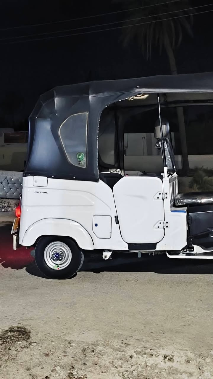 سلام عليكم للبيع مستعجل عليه سعر مليون و500
باقي التفاصيل اتصل عليه
*********** لا يوجد واتساب اتصال فقط اخوان
