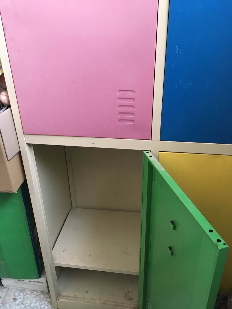 لوكر حديد • حجم كبير • مع قفل