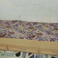 سرير • طول ١٨٤ • عرض ٧٥