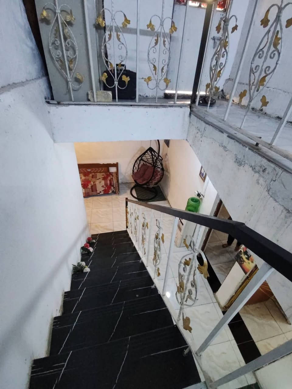 من رخصت الادمن المحترم بيت 200متر موقع ممتاز جدا قريب الشارع العام المسيب طريق ابو الجاسم بيت بلوك عكاده نظيف جدا السعر ب42 يرهم قسط تدفع 30 والباقي قسط *********** او مراجعه مكتب دلهي مقابل مطعم البهار
