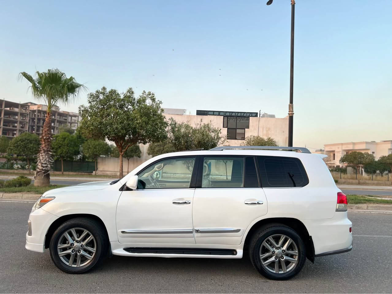 lexus lx 570 2010
کوردی /
مواسەفات / 1/1
مەکینە /  v8 5.7  کەپس
ڕۆیشتن/ 188
 
شکل گۆڕاوە بۆ 2015

       ڕقم سنوی نوێ 

ناونیشان/ هەولێر
واتساپ/***********

عربی/
مواصفات/ 1/1
2010 محدث الی ۲۰۱٥  

بــــــــدون ایرباك 
محرک /  V8 5.7
ماشی / 188 الف کم
ڕقم سنوی جدید 

عنوان/ اربیل
واتساب/*********** أربيل, العراق
