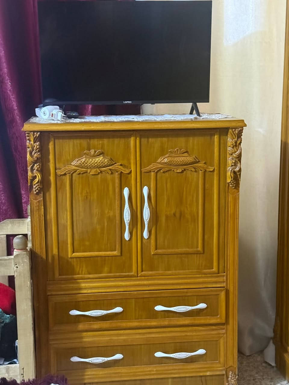 سلام عليكم غرفه نوام مستعمله السعر ٣ملاين وبيهه مجال العنوان بغداد شهداء سيديه الستفسار عله رقم ***********
