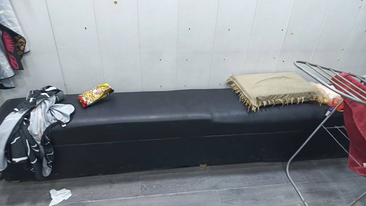 مرايات • كراسي جديد ومستخدم • دوانيه حي الجامعة