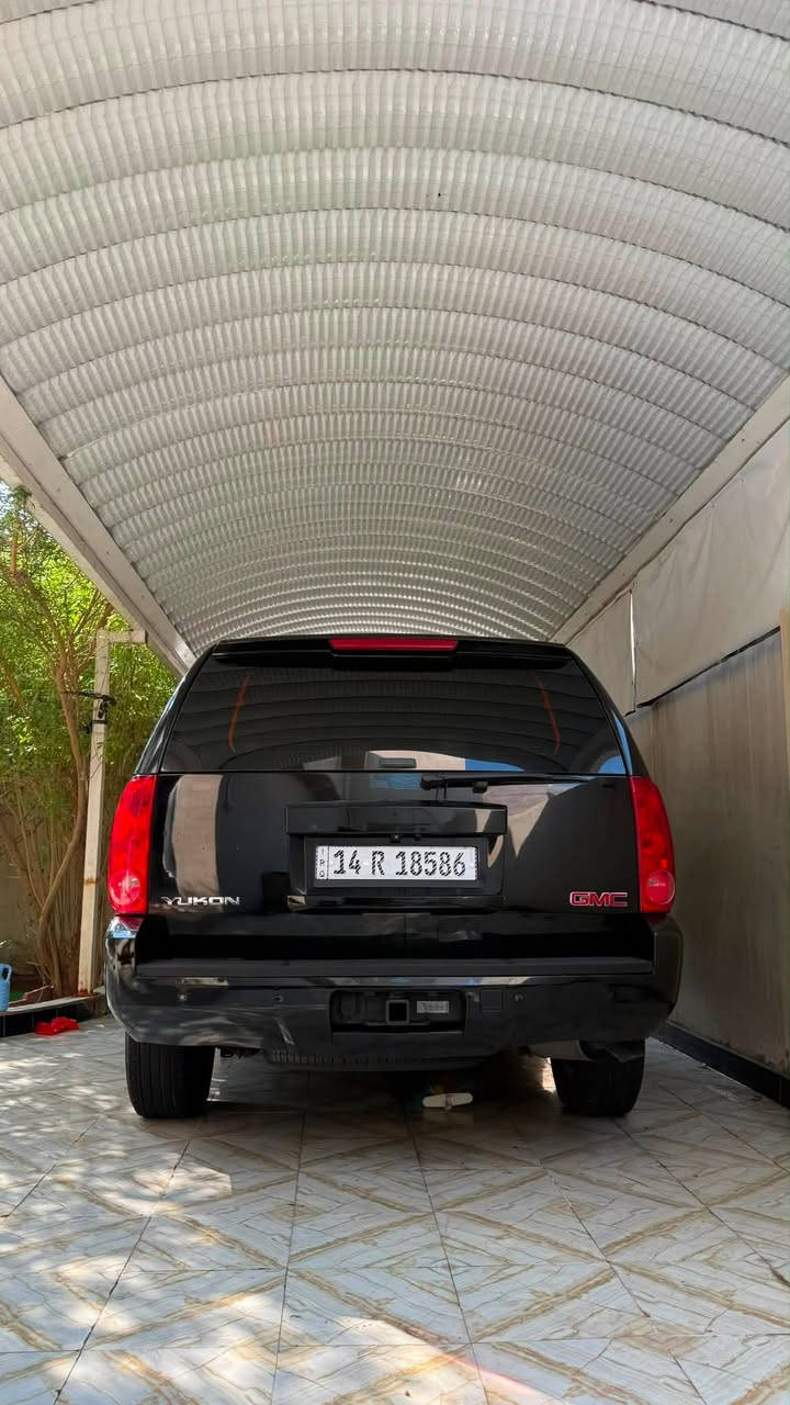 ام وعليكم ... 
يوكن يوكن وليس دينالي 2009 
ماشيه 150 الف 
خليجي 
كفاله عامه عده البنيد صبغ وربع من باب خلف السائق 
فول مواصفات للاخير SLT 
سياره جديده 
ما بيها نقص ايشي 
السعر 175 وبيه مجال للطيبين 
مكاني بصره
***********
