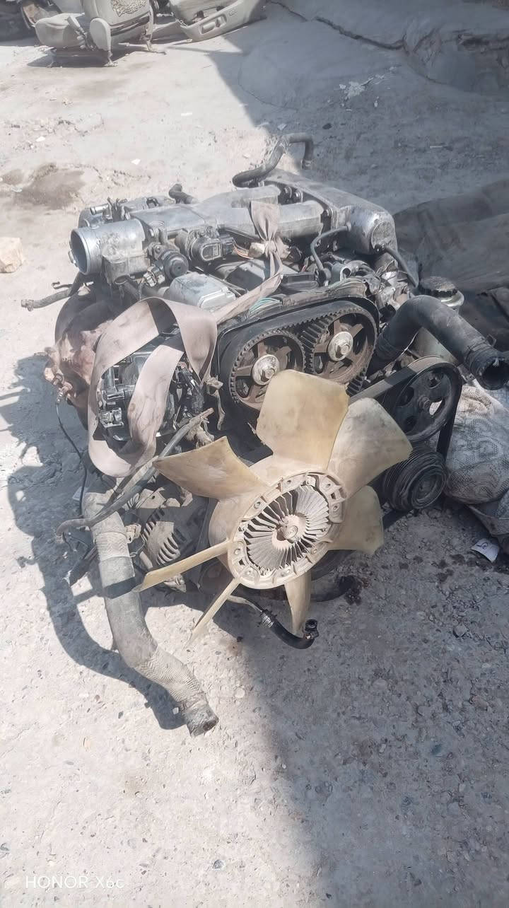 مكينه بطه كامله شرط الشغل نقص عقل وضفيره مكاني بغداد *********** السعر ٥٥٠

نص مكتوب في الصور:
- HONOR X6c
