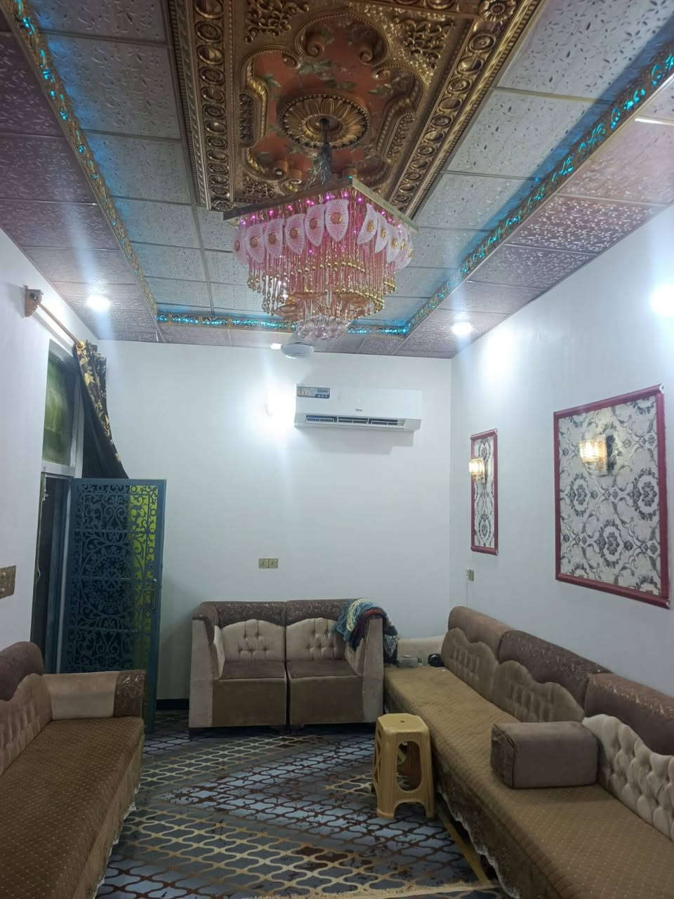 دار للبيع
المنطقه: حي الحسين 
للتواصل: ‏‪***********‬‏
