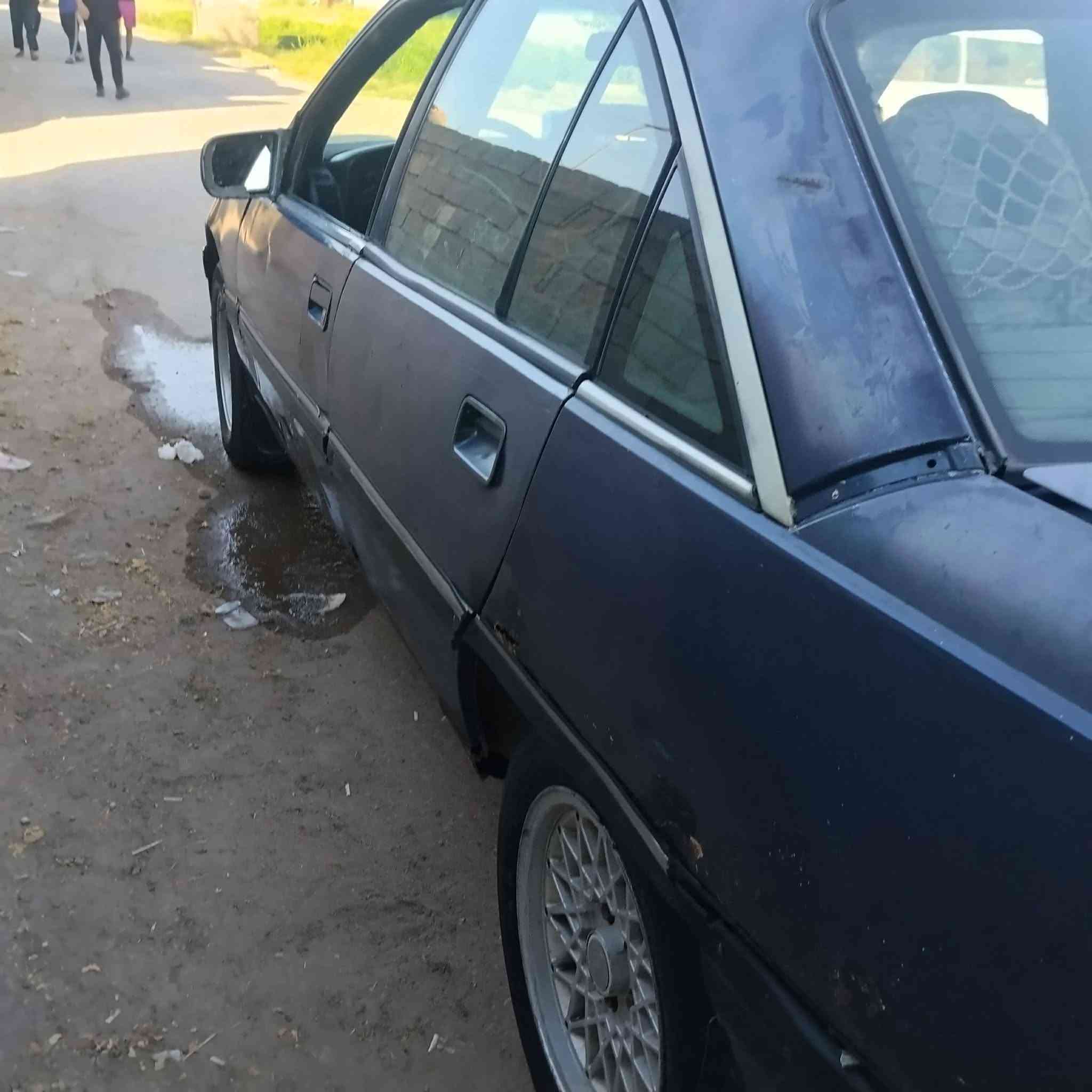 اوبل اوميكا مكينه 2000 موديل وكير خير من الله كهربائيات شغاله شواصي نضيفه  1992 تحويل مباشر مكانها بغداد ابي غريب للاتصال والاستفسار ***********
