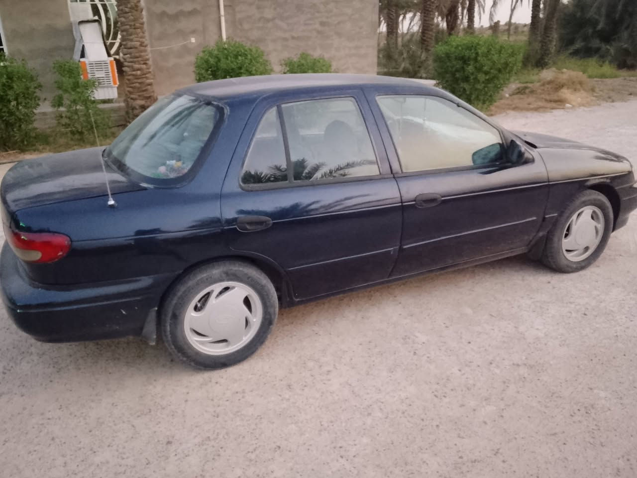 سياره سيفيه للبيع موديل 95رقم بغداد ***********
