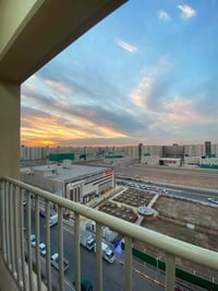 شرقي مجمع B8 • ١٠٠م • طابق ثاني
