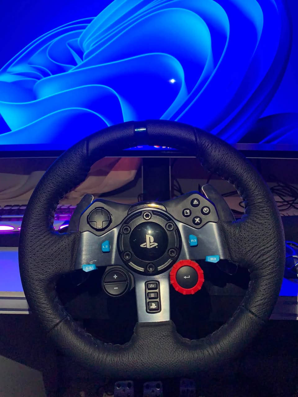 Logitech G29 مستخدم شهر فقط
اشتريته جديد
وياه الگير

سعره 250,000 الف مكاني كربلاء
للتواصل ***********
