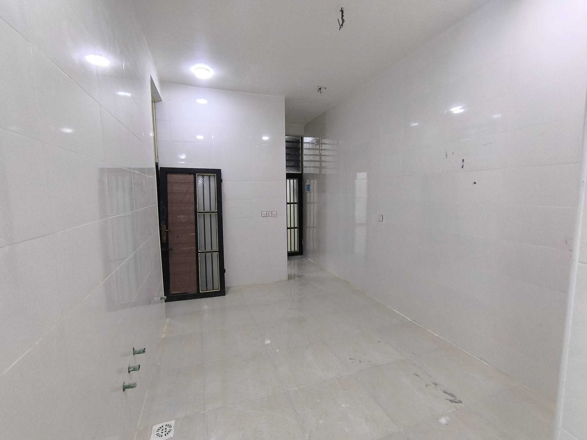 🏠 دار للبيع – النجف الأشرف / حي ميسان
📐 المساحة: 100 متر
📍 الموقع: حي ميسان – خلف سكلة الكرعاوي
🏡 بناء حديث – غير مسكون
🧱 بناء طابوق + صب كونكريت
🛣️ شوارع مبلطة بعرض 12 متر

🔹 يتكون من:
• استقبال
• صالة
• غرفة
• مطبخ
• صحيات

💰 السعر: 41 مليون دينار

📞 للتفاصيل والاستفسار:
***********

