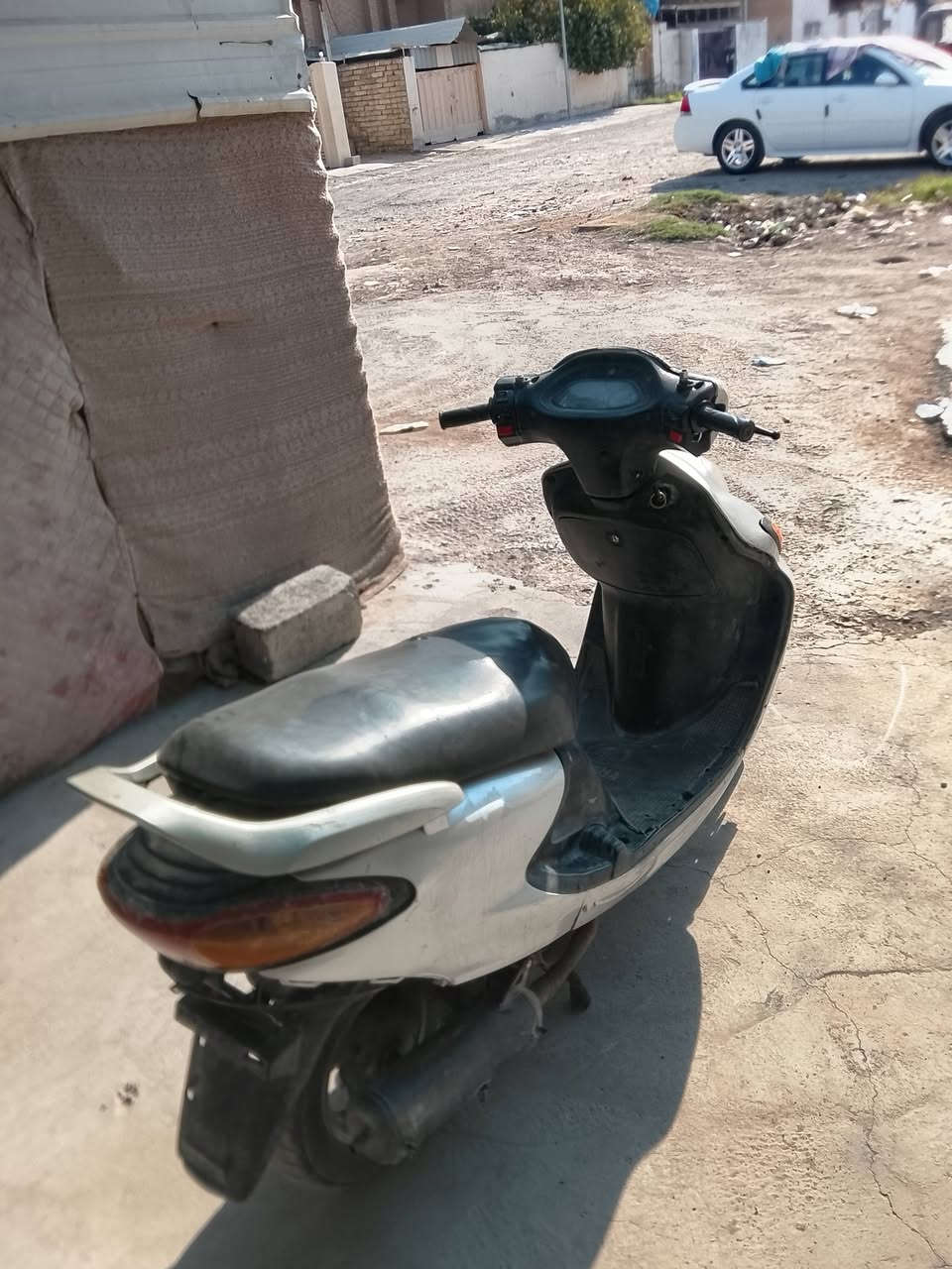 سلام عليكم دراجه فراشه دلوفين  البيع شغاله سلف هندر حلوه فوك حلوه بس بيه دخانه  وين مايعجبك  روح بيه شلعته حلوه مكان بعقوبة التحرير سعر 175 بيه مجل حك جيه شراي يتصل على الرقم الموجود على فيس ***********
