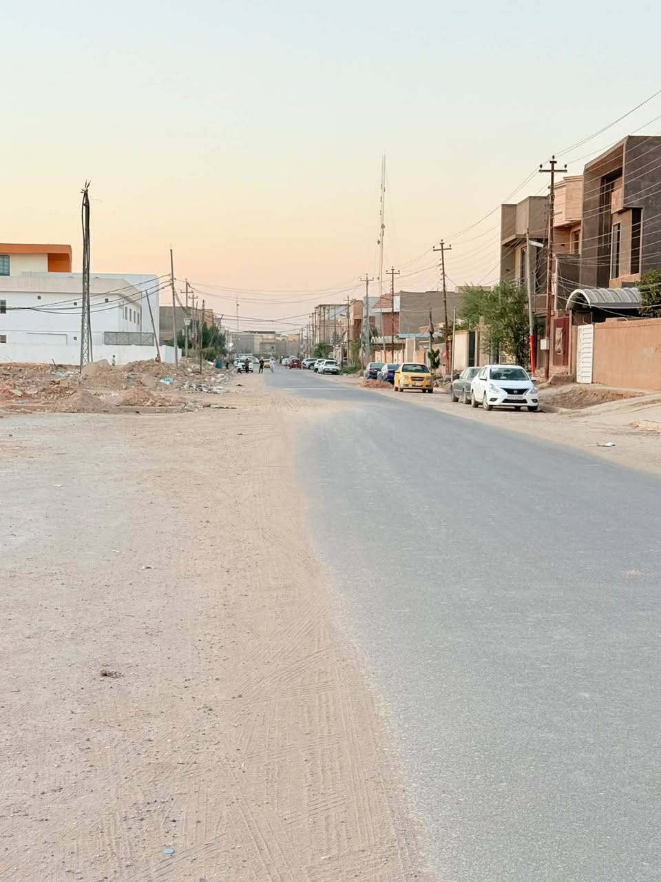 ⭕️دار للبيع في حي الاساتذة الاولى مقابيل ساحة على شارع ٢٥م 

⭕️المساحة ٣١٠م طابو صرف الواجهة ١٥ونص 

⭕️بناء متوسط يحتوي على محلات 

📞 لطلب السعر والتفاصيل: مراسلة الصفحة أو الاتصال على الأرقام أدناه.

🔹 نستقبل جميع عروضكم السكنية 🏠 والتجارية 🏢 في كافة مناطق الحلة.

……………………………..

📍 للمزيد من المعلومات:
مراجعة مكتب بابل للعقار الكائن في شارع ٦٠، مقابل حلويات ريف دمشق أو كراج ناجي كماش سابقًا.

☎️ للاتصال:
*********** — أبو أحمد الأسدي
*********** — أحمد الأسدي
*********** — أمير الأسدي
