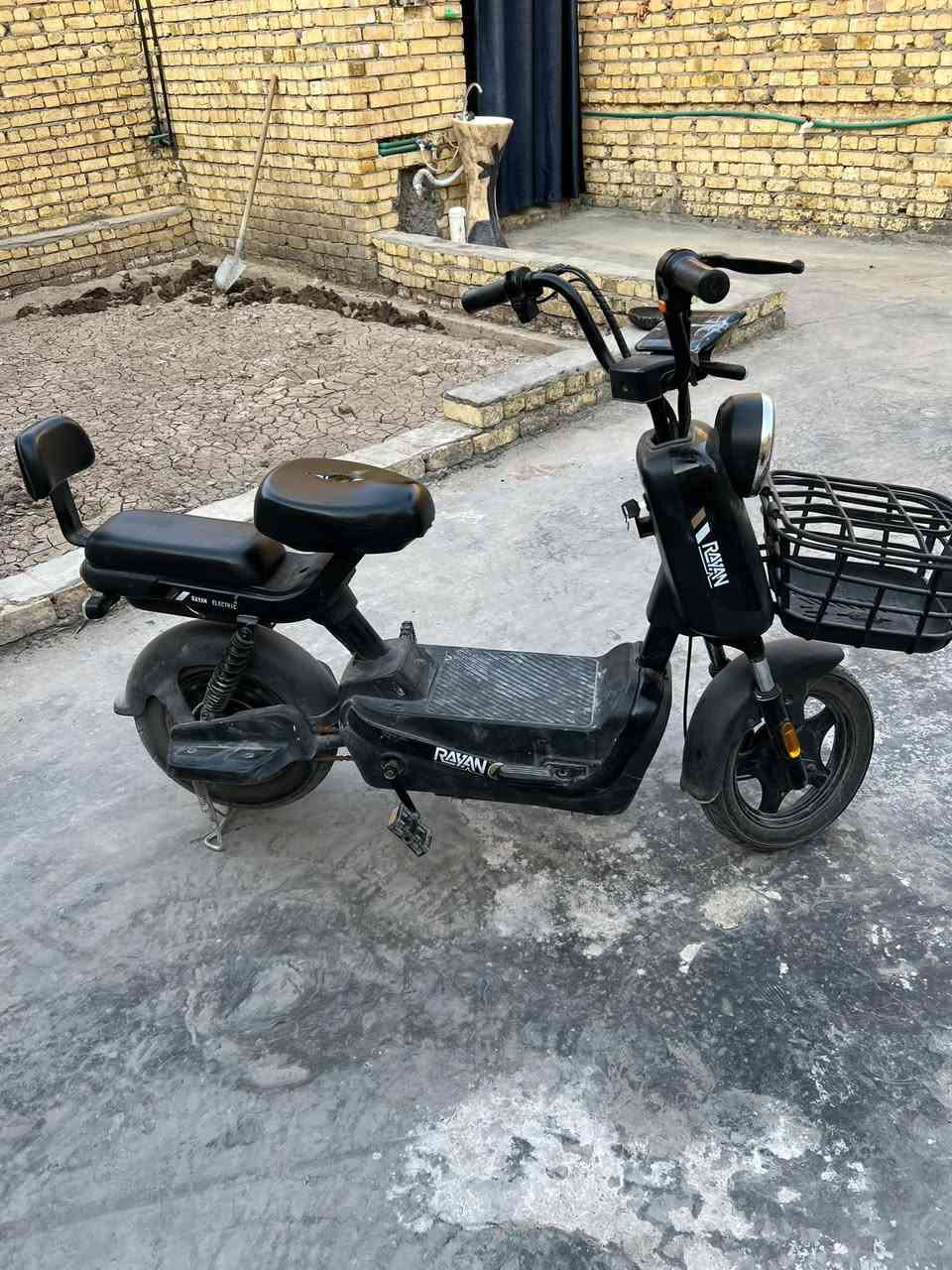 لبيع
السماره شارع باتا

***********
